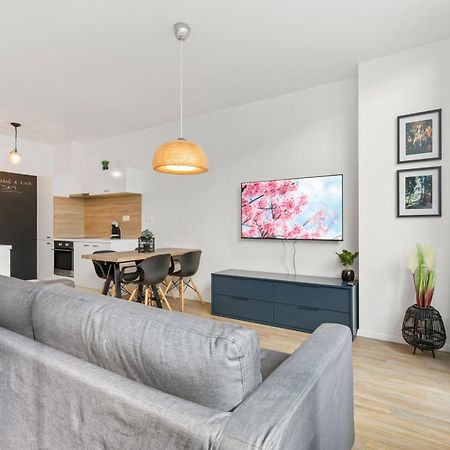 Lam Japanese Garden - Terrace - Ac Apartment Bratislava Exterior photo